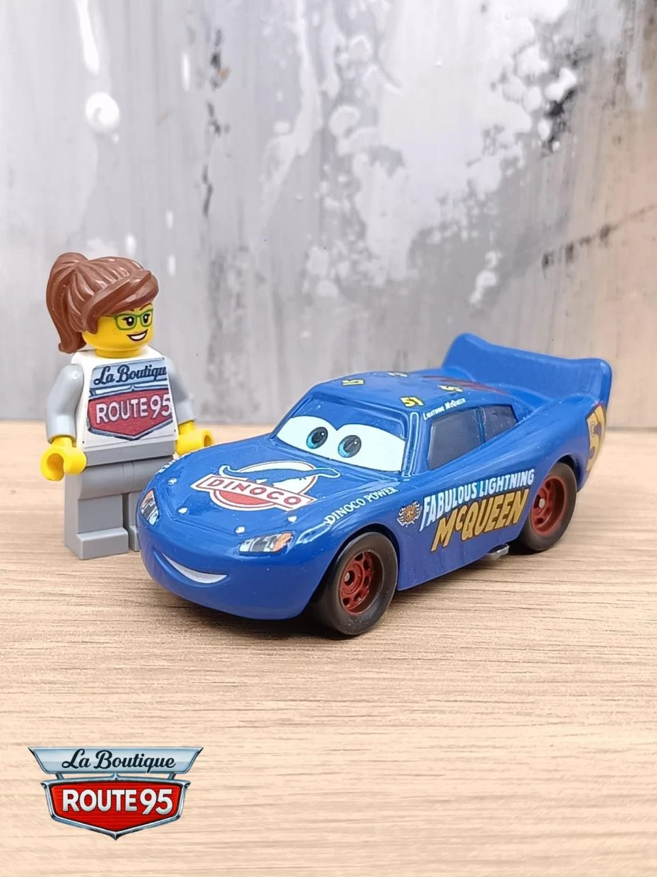 Voiture Cars Flash McQueen - Jouet neuf (CBS09)
